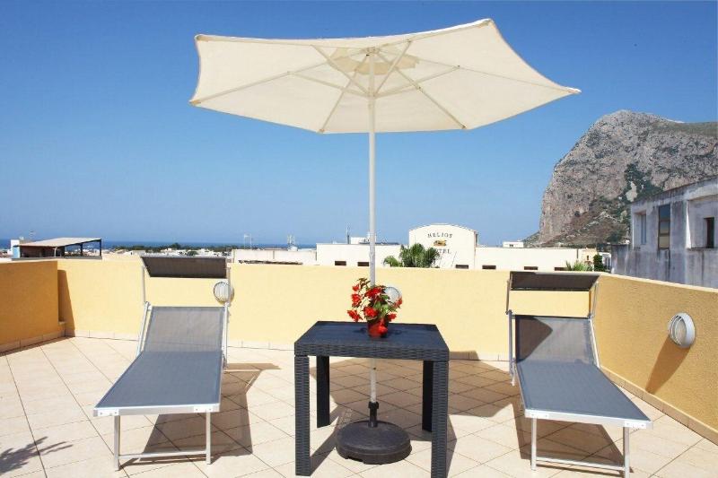 Coralia Bed And Breakfast - Teras