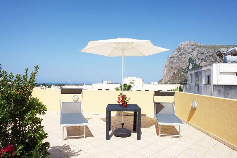 Coralia Bed And Breakfast - Teras