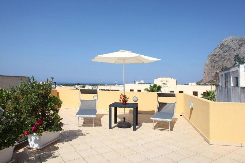 Coralia Bed And Breakfast - Teras