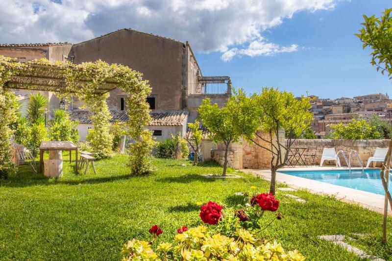 Villa Rosaria - Genel