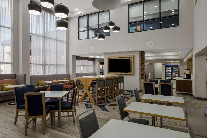 Hampton Inn Linden - Lobi