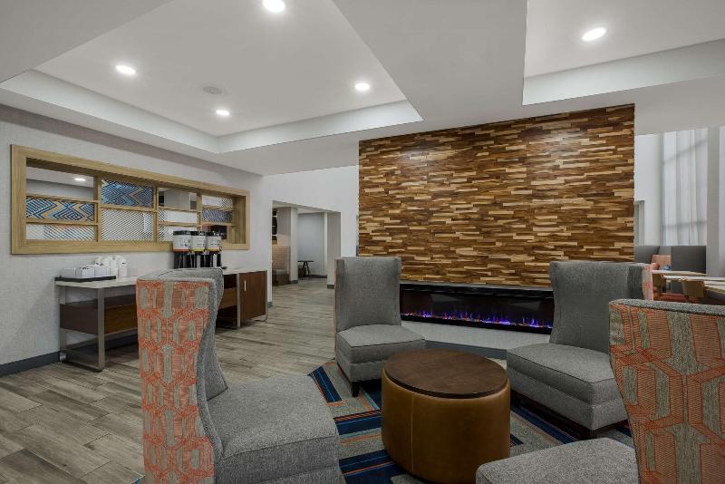 Hampton Inn Linden - Lobi