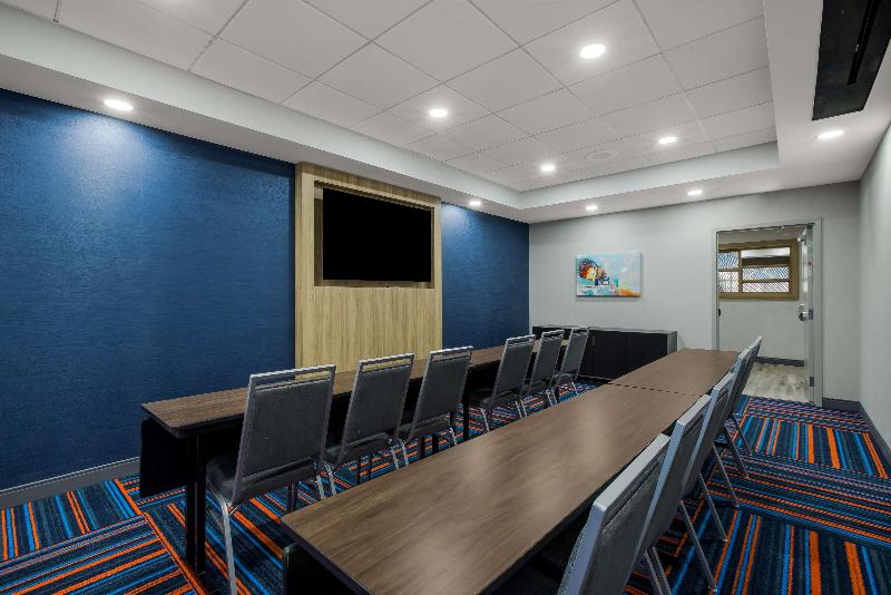 Hampton Inn Linden - Genel