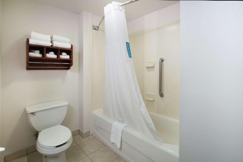 Hampton Inn Linden - Oda