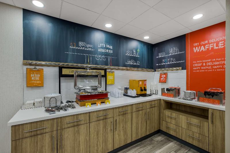 Hampton Inn Linden - Restoran