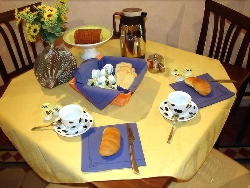 Teatro Bellini - Bed & Breakfast - Restoran