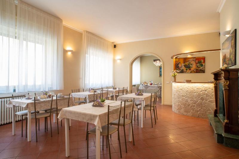 Villa Domus Salento Suites & Rooms - Restoran