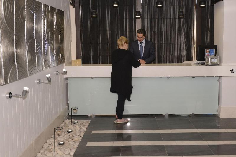 Crystal Suites - Lobi