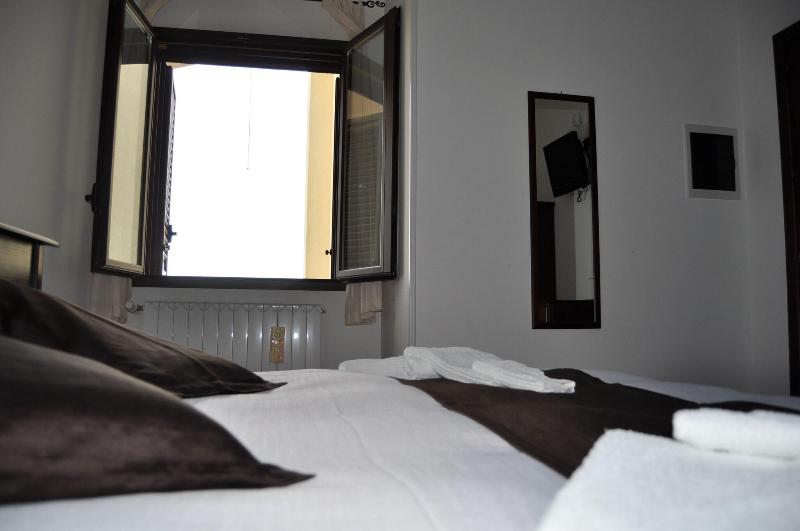 Bed And Breakfast Giardini Di Marzo - Oda
