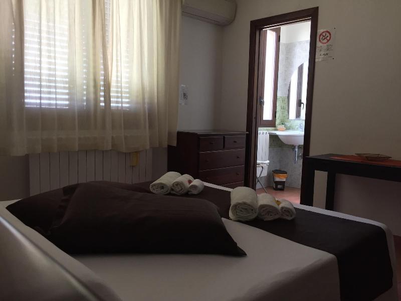 Bed And Breakfast Giardini Di Marzo - Oda