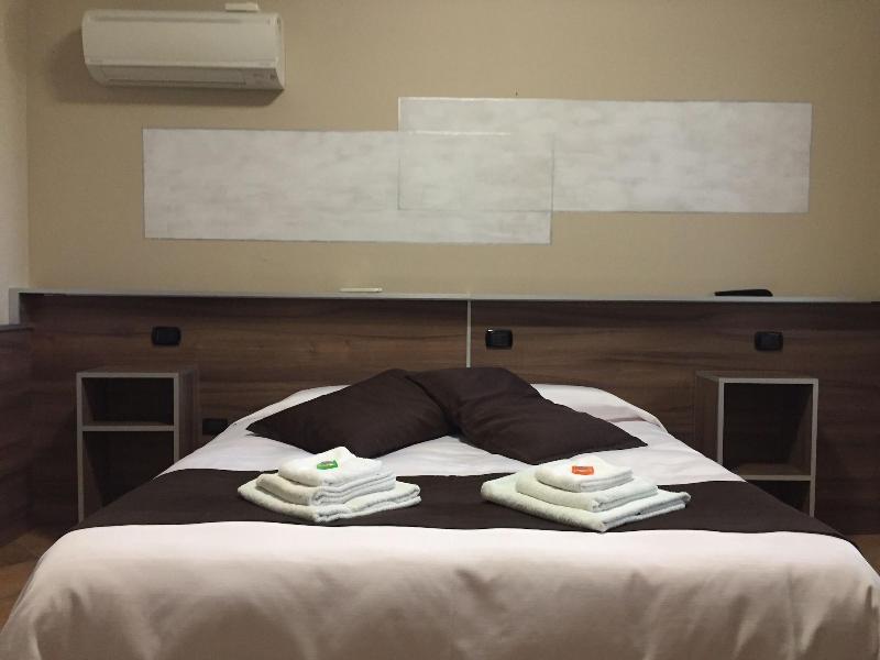 Bed And Breakfast Giardini Di Marzo - Oda