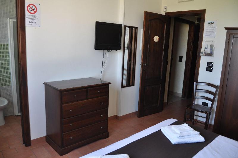 Bed And Breakfast Giardini Di Marzo - Oda