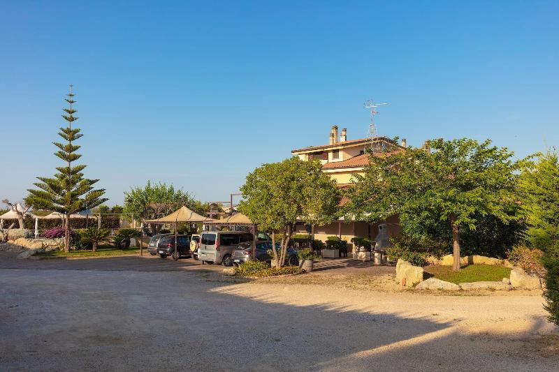 Bed And Breakfast Giardini Di Marzo - Oda