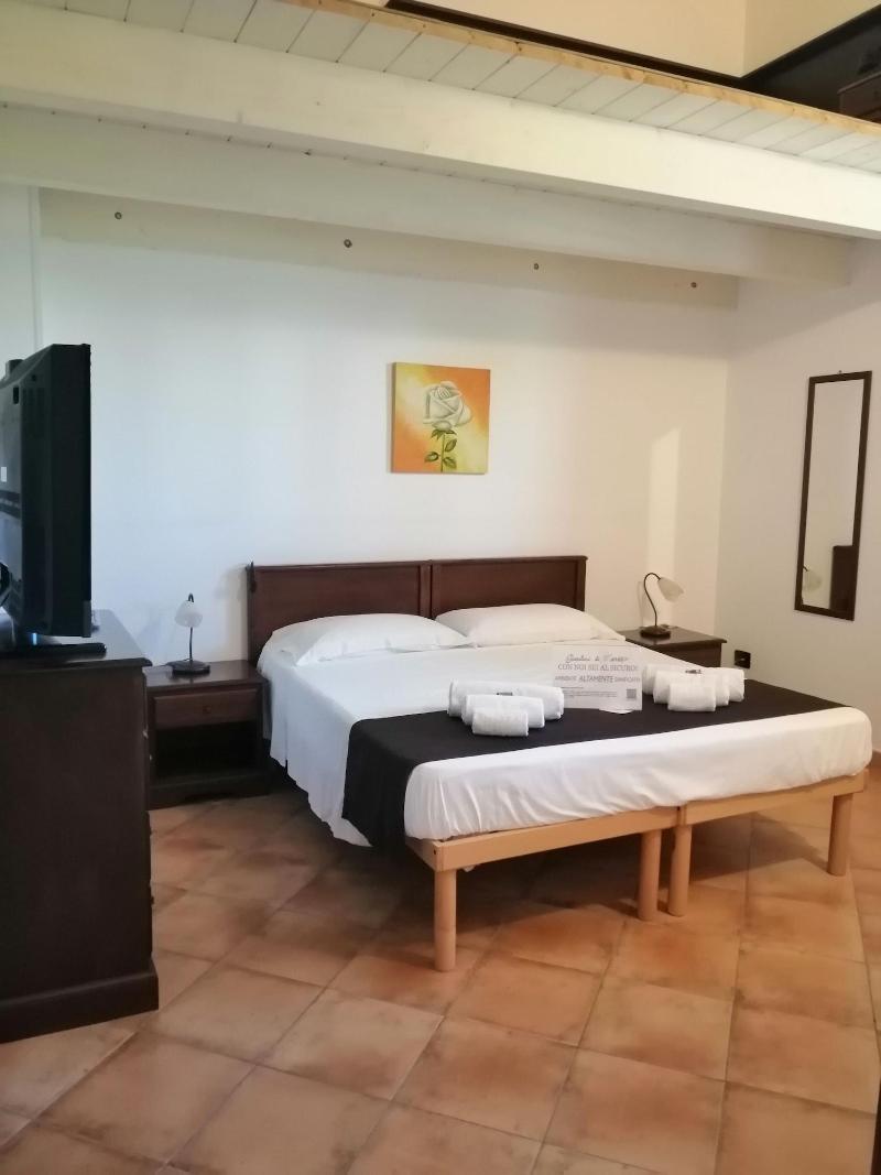 Bed And Breakfast Giardini Di Marzo - Oda