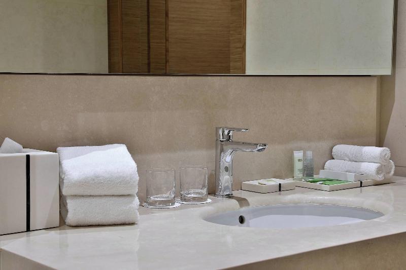 Courtyard By Marriott Riyadh Northern Ring Road - Oda