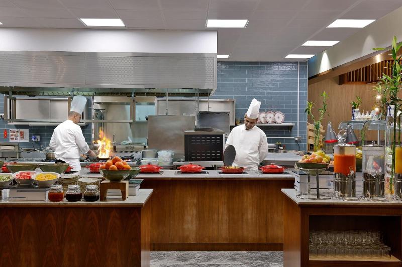 Courtyard By Marriott Riyadh Northern Ring Road - Restoran