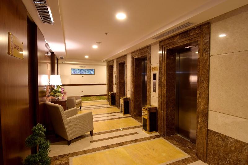 Zaha Hotel - Lobi