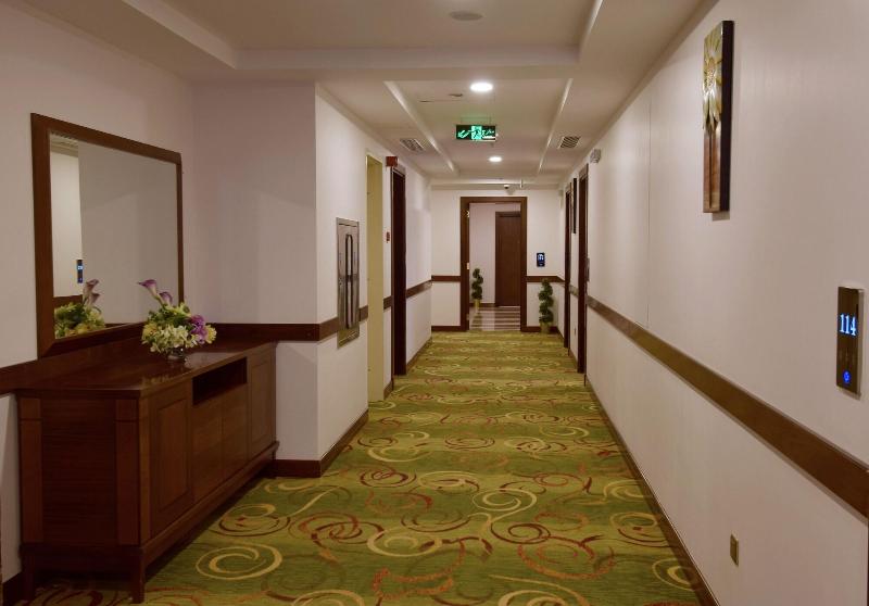 Zaha Hotel - Lobi