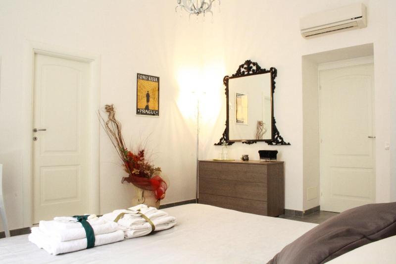 Salotto Piramide B&B - Oda