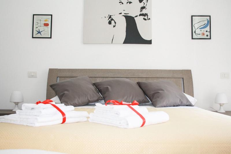 Salotto Piramide B&B - Oda