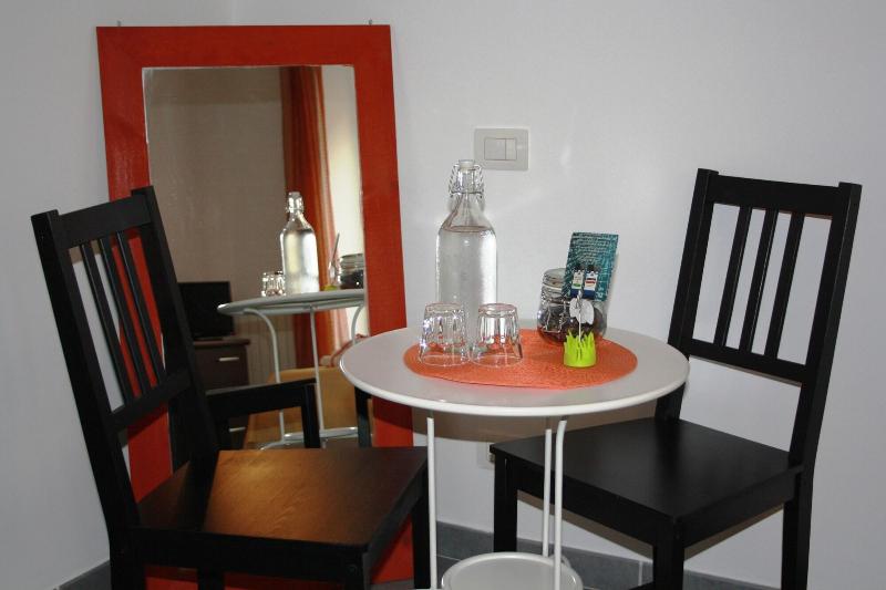 Salotto Piramide B&B - Oda