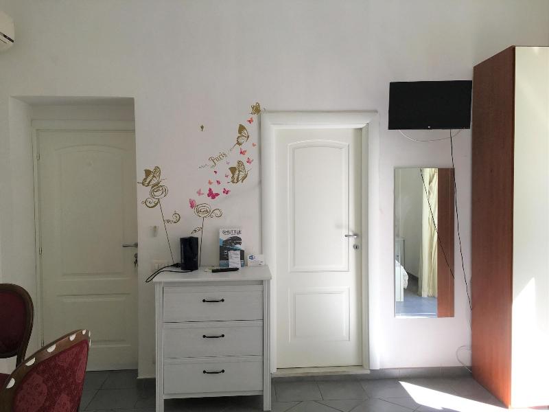 Salotto Piramide B&B - Oda