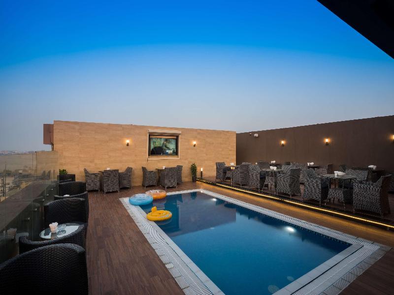 Naviti Warwick Dammam - Havuz