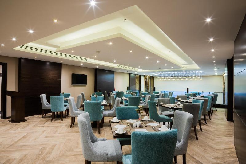 Naviti Warwick Dammam - Restoran
