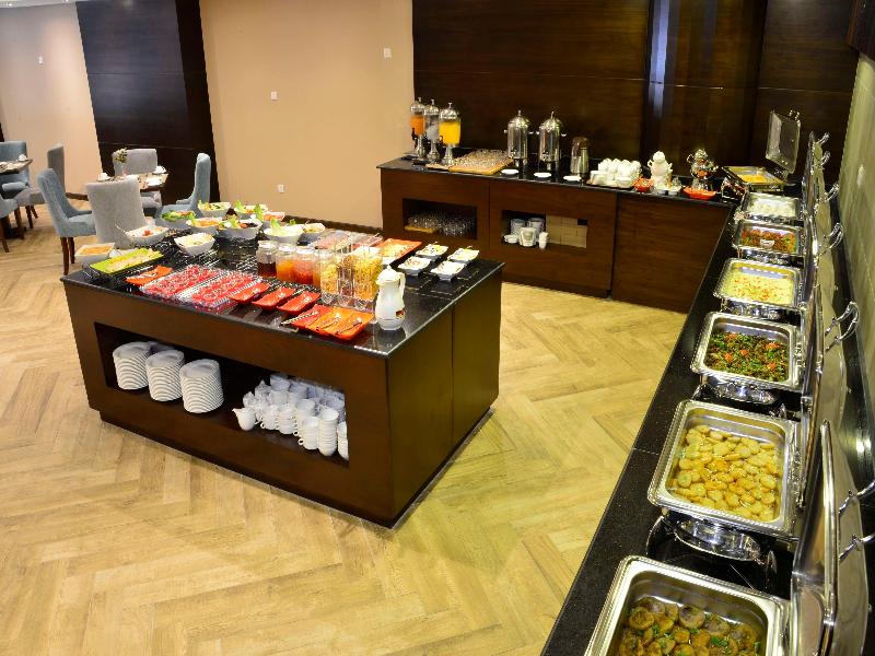 Naviti Warwick Dammam - Restoran