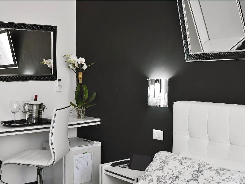 Black & White G&G - Oda