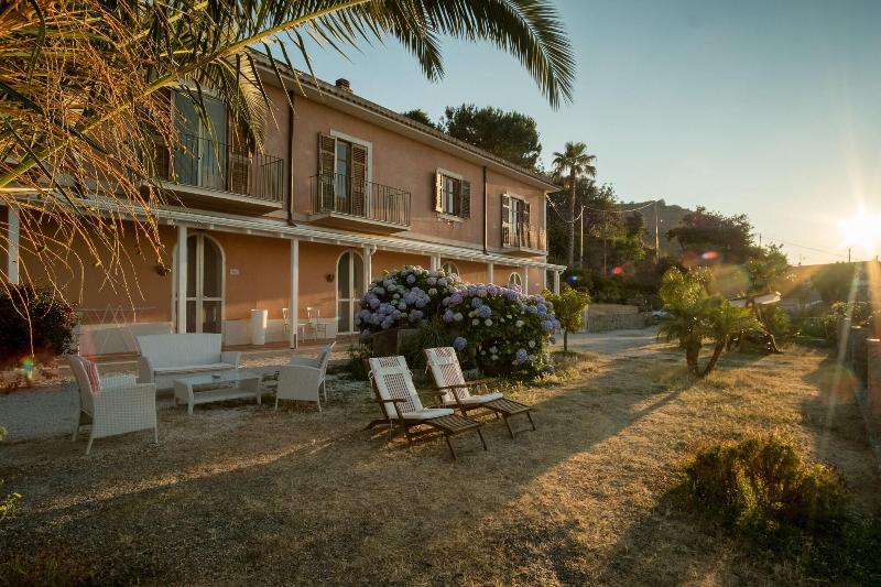 Just be & b - Boutique Bed & Breakfast - Genel
