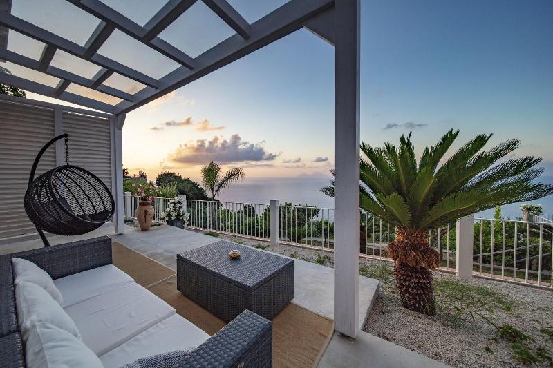Just be & b - Boutique Bed & Breakfast - Teras