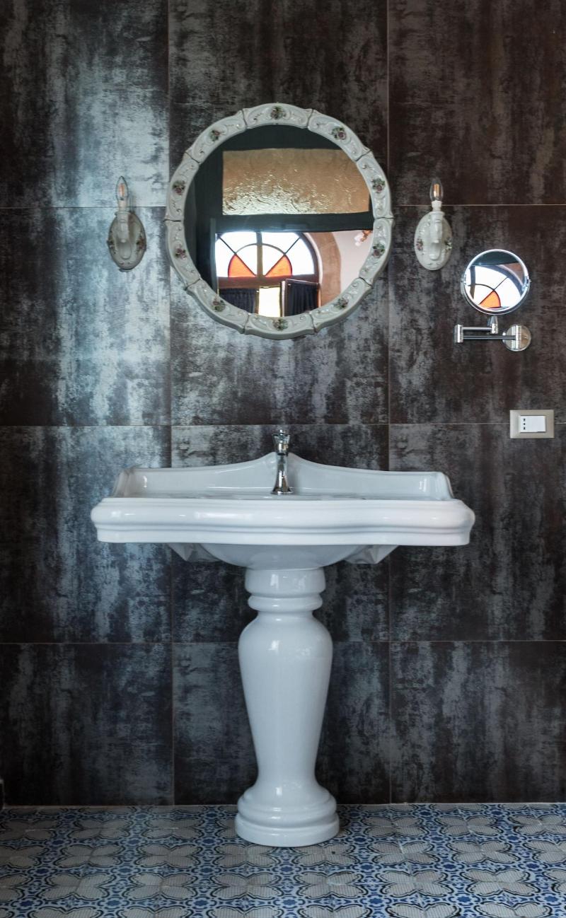Alexander Art Nouveau Suites - Oda