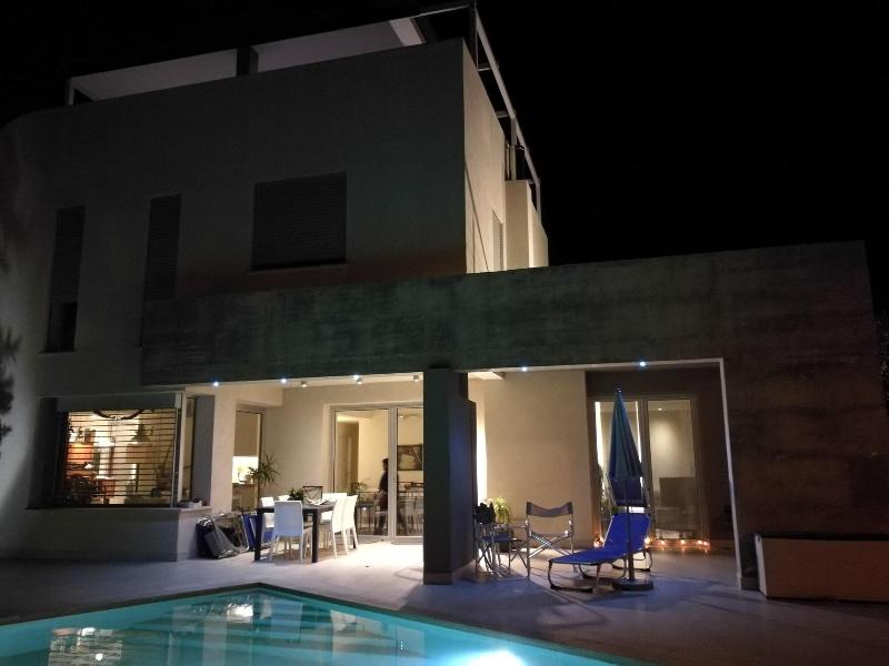 Art House Margine Rosso - Genel