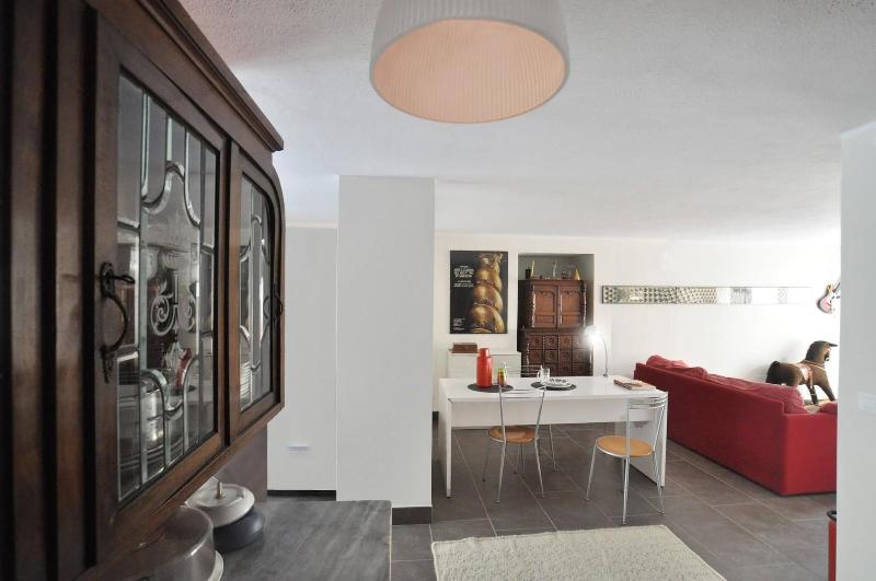 Art House Margine Rosso - Oda