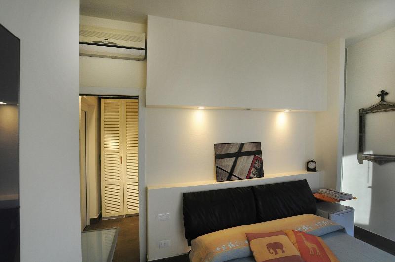 Art House Margine Rosso - Oda