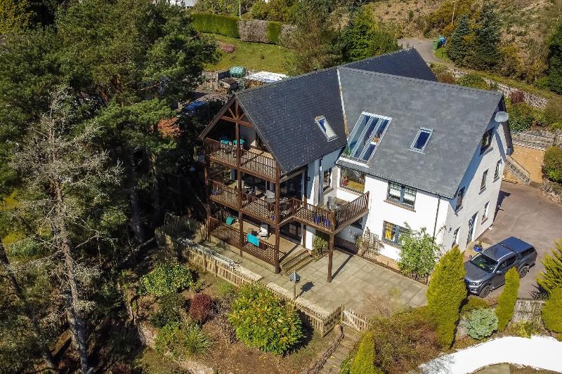 Treetops B&B - Genel