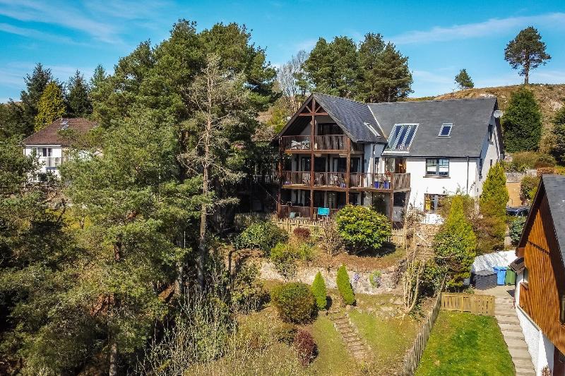 Treetops B&B - Genel
