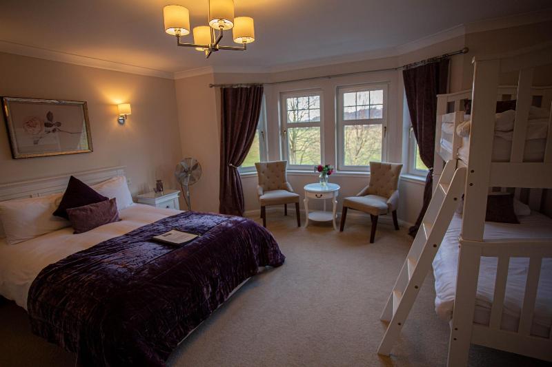 Springfield Lodge Bed And Breakfast - Oda