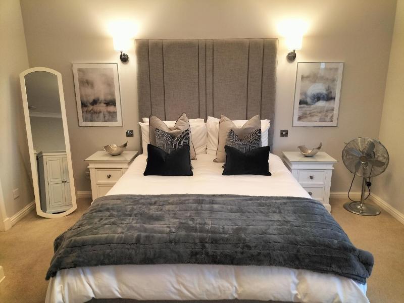 Springfield Lodge Bed And Breakfast - Oda