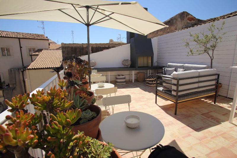Avolio Tailored Rooms - Teras