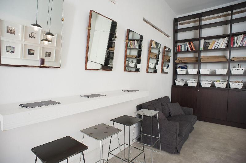 Belledonne Suite & Gallery - Lobi