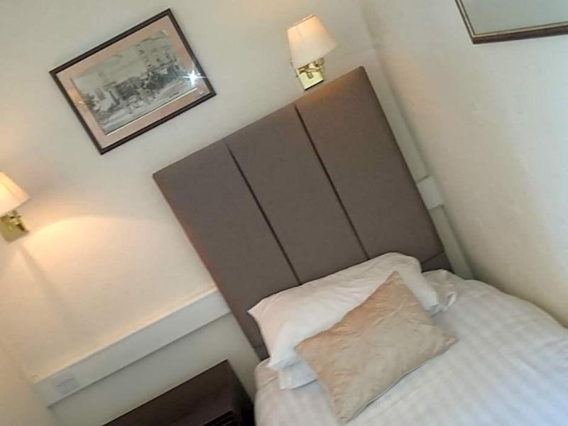 The Silverdale Hotel - Oda