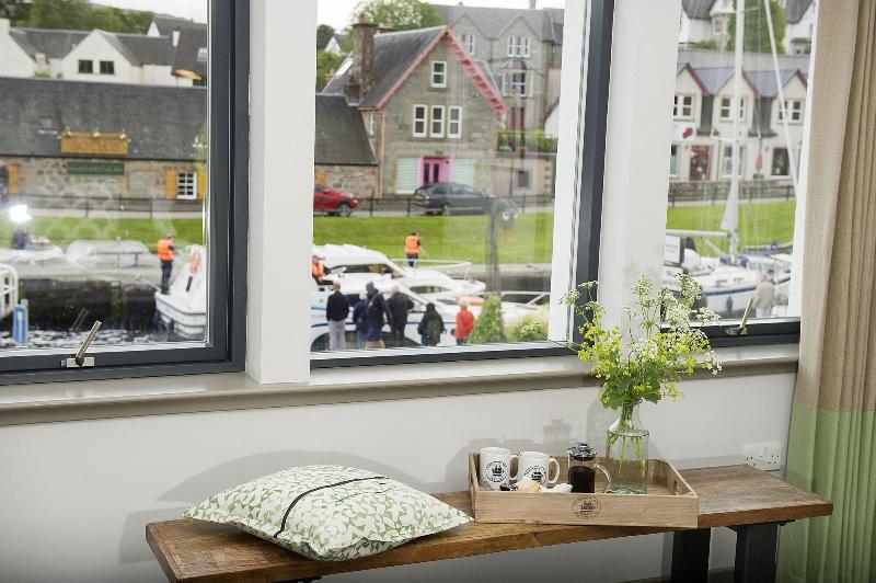 Lock Chambers Caledonian Canal Centre - Oda