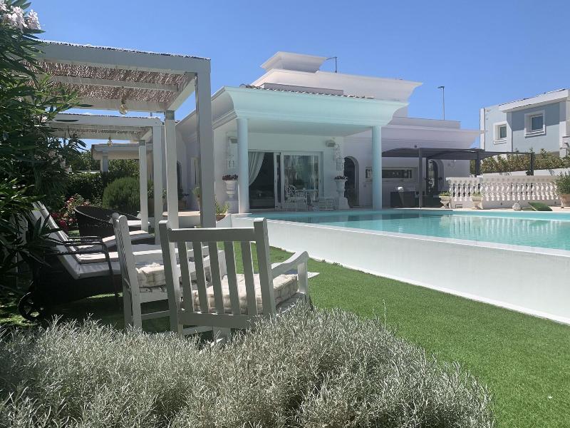 White House Luxury Hospitality - Genel