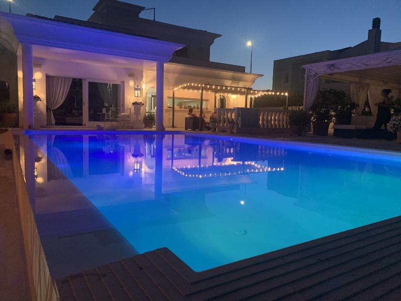 White House Luxury Hospitality - Genel