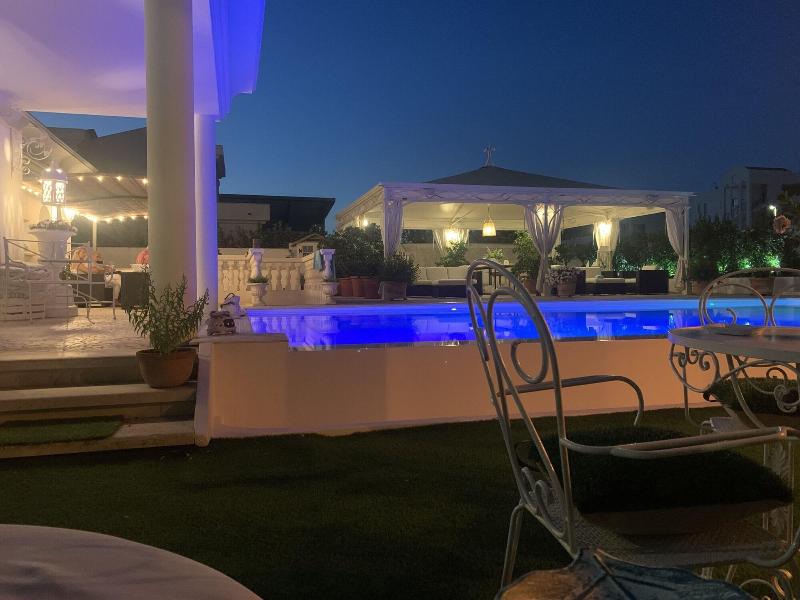 White House Luxury Hospitality - Genel