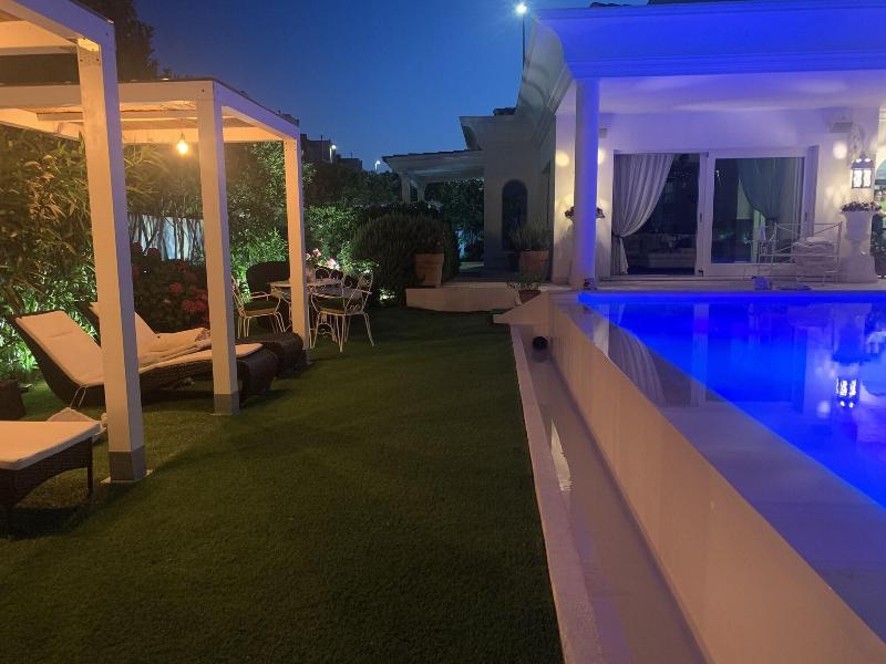 White House Luxury Hospitality - Genel
