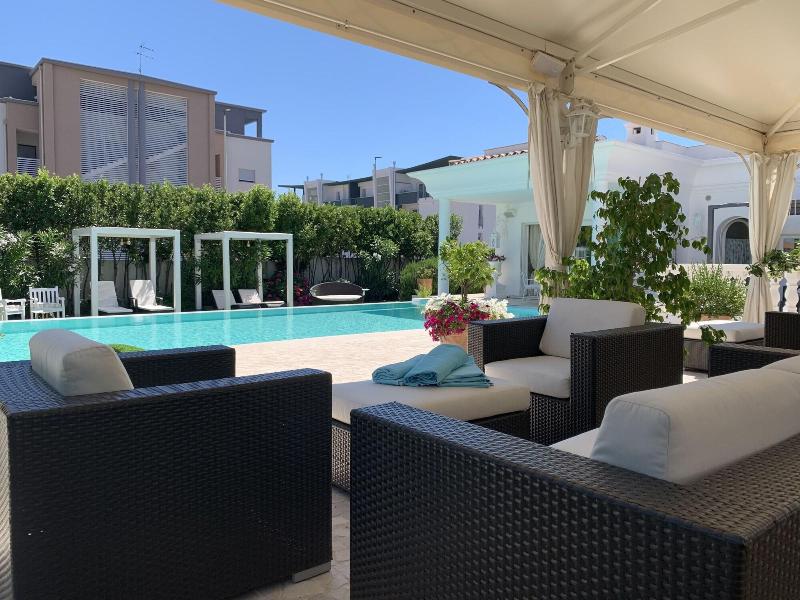 White House Luxury Hospitality - Genel