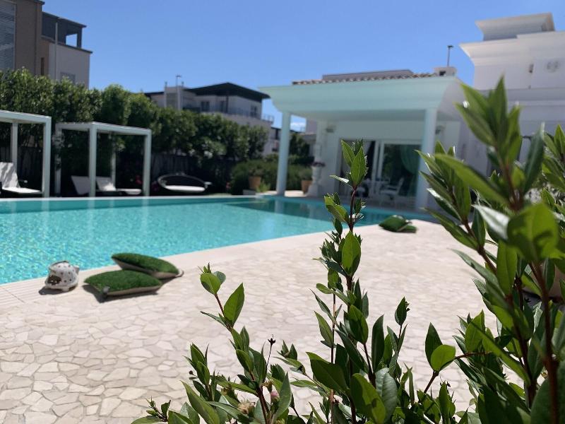 White House Luxury Hospitality - Genel